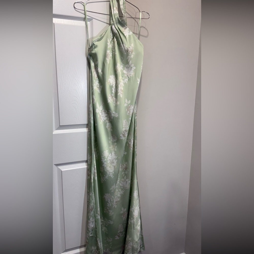 BHLDN Ruby Twist Halter Satin Gown Size 4 Sage Green Floral
Maxi Bridesmaid Dres - Picture 3 of 9